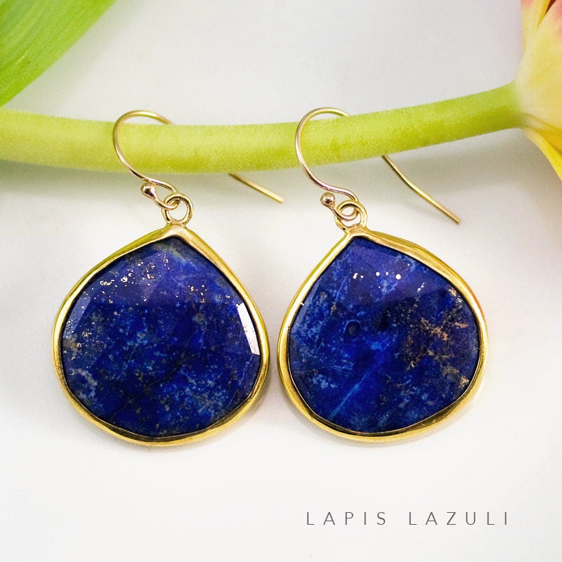 Raw Emerald Earrings Gold, May Birthstone Earrings, Jewelry Trends, Green Stone Earrings Dangle, Semi Precious Stone, Statement Earring Gift