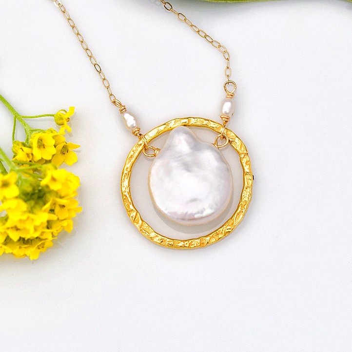 White Pearl Bridal Necklace, Freshwater Pearl Coin Necklace, Elegant Necklace, Mother of Groom Gift, Bridesmaid Necklace, Wedding Day, NK-HC