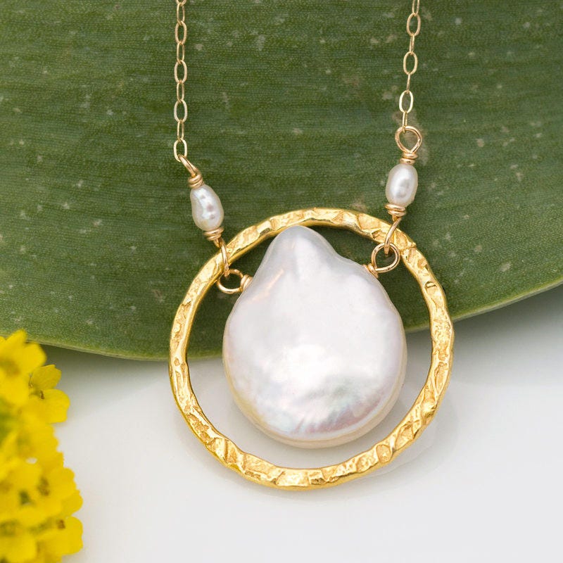 White Pearl Bridal Necklace, Freshwater Pearl Coin Necklace, Elegant Necklace, Mother of Groom Gift, Bridesmaid Necklace, Wedding Day, NK-HC