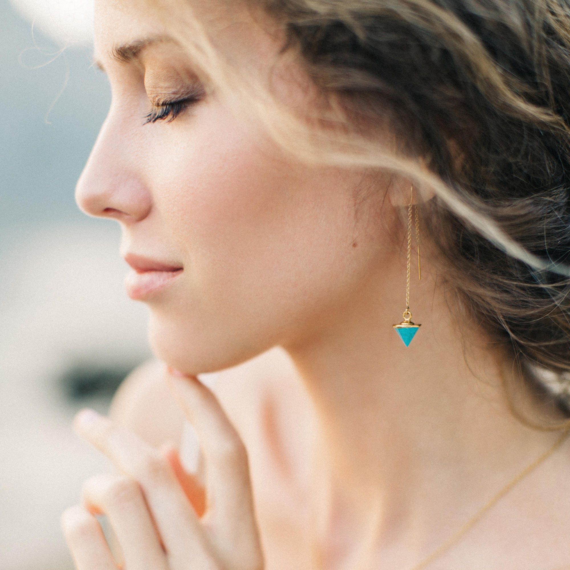 Raw Emerald Earrings Gold, Emerald Threader Earrings, Dainty Ear Threaders, Gift for Girlfriend, May Birthstone Gift, Boho Chic