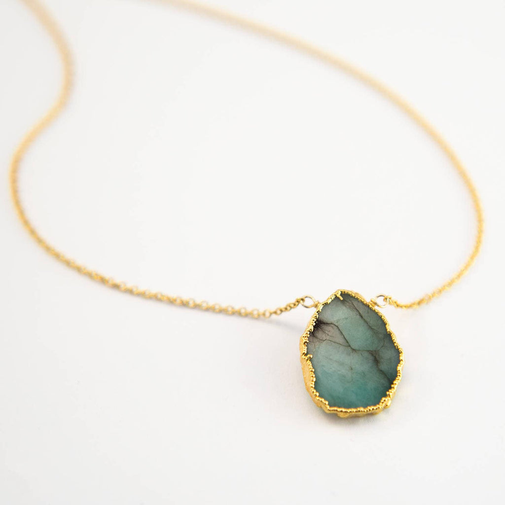 Gemstone Slice Pendant Necklace, Rough Crystal Slice, Raw Emerald Necklace, May Birthstone Jewelry, Layered Necklaces, Boho Jewelry