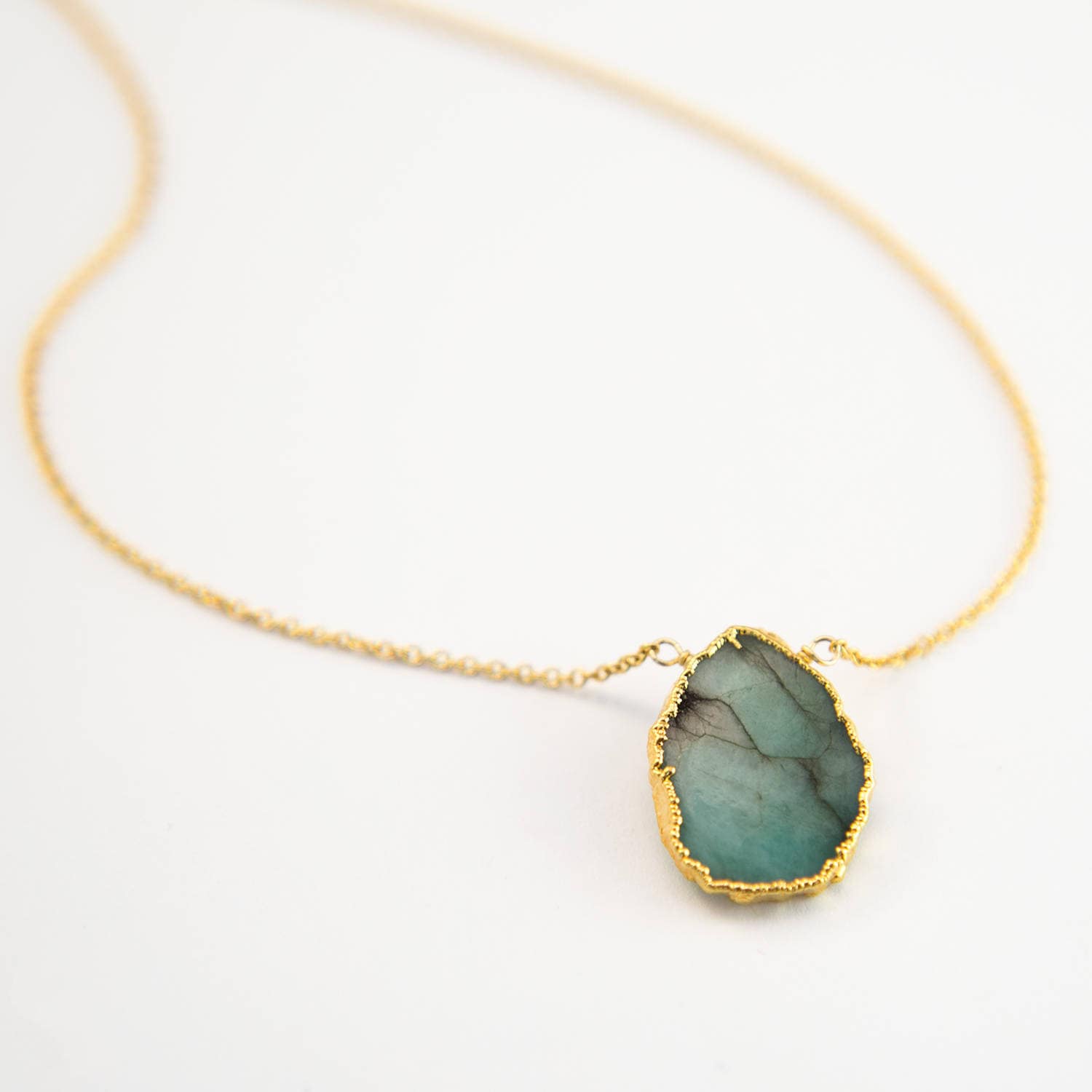 Gemstone Slice Pendant Necklace, Rough Crystal Slice, Raw Emerald Necklace, May Birthstone Jewelry, Layered Necklaces, Boho Jewelry