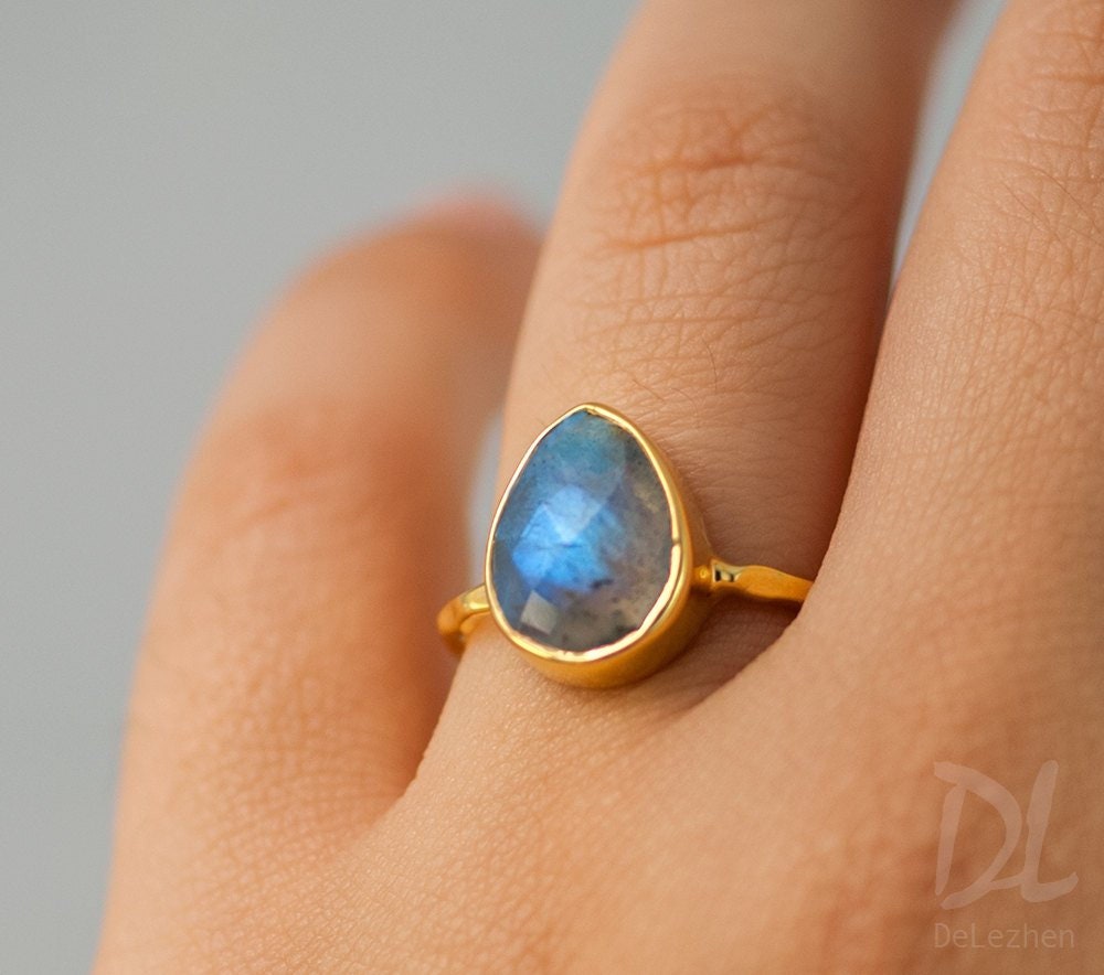 Labradorite Ring Gold, Natural Stone Ring, Cushion Cut Ring, Solitaire Gemstone Ring, Stacking Ring, Mother's Ring, Statement Ring