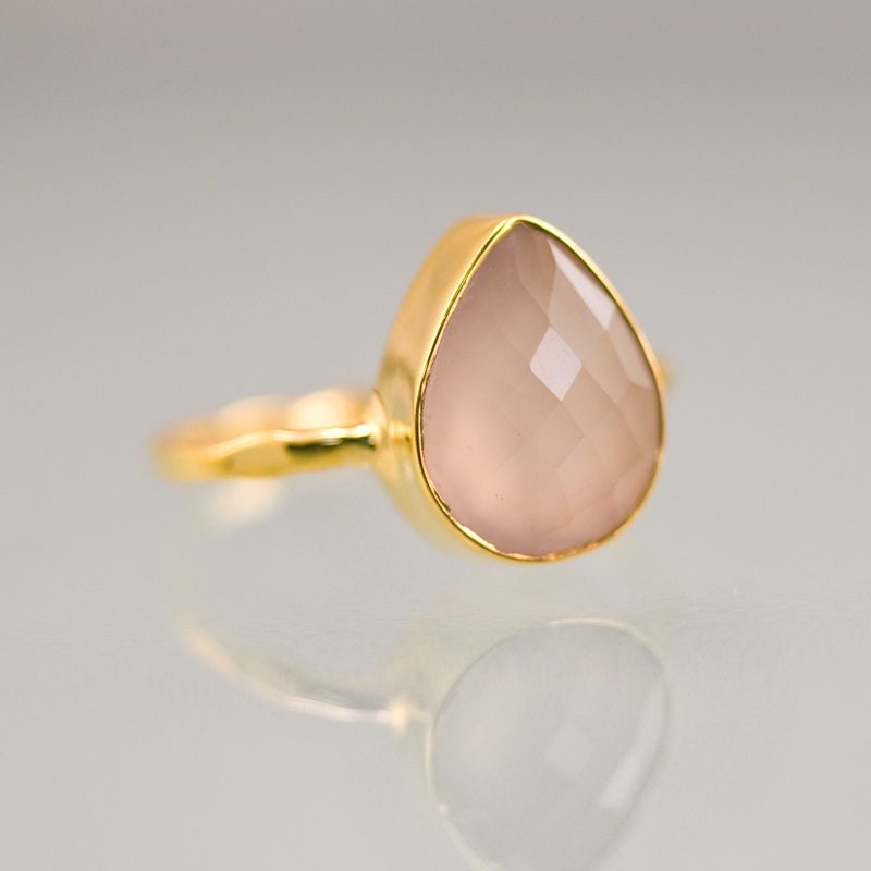 Pink Chalcedony Ring Gold - Rose Pink Ring - Solitaire Ring - October Ring - Gemstone Ring - Stacking Ring - Cushion Cut Ring