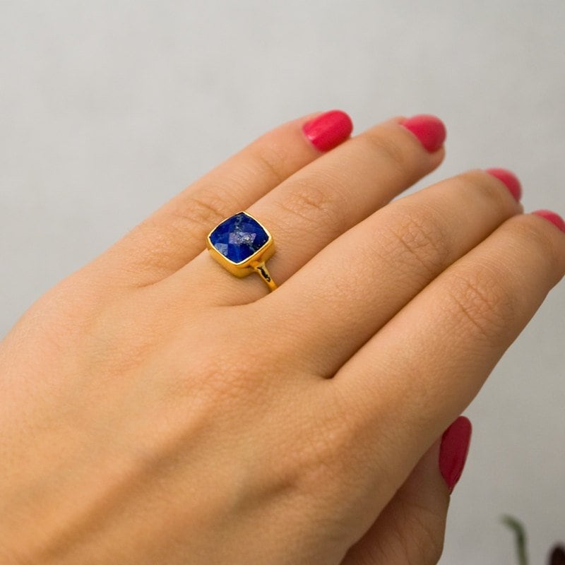 Blue Lapis Lazuli Ring Gold, September Birthstone Ring, Blue Stone Ring, Lapis Gemstone Ring, Stacking Ring, Handmade Tear Drop Ring