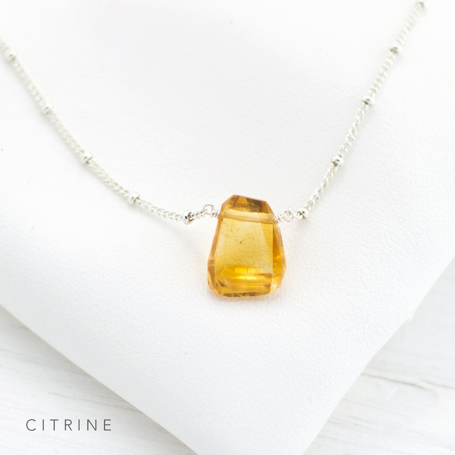 Natural Emerald Necklace, Raw Stone Necklace, Gold Satellite Chain, Rough Gemstone Nugget, Layering Necklace, May Birthstone Gift, NK-ST