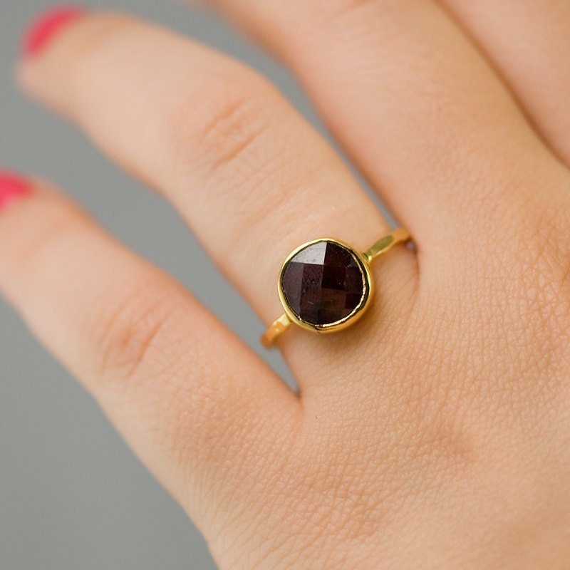 Garnet Ring Gold, January Birthstone Ring, Red Stone Ring, Solitaire Ring, Stacking Ring, Gold Ring, Tear Drop Ring, Gift for Her