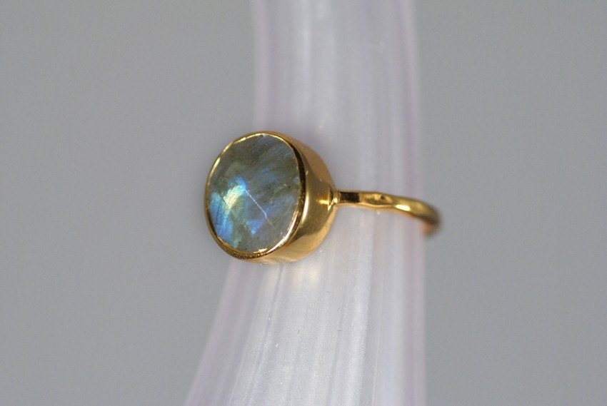 Labradorite Ring Gold, Natural Stone Ring, Cushion Cut Ring, Solitaire Gemstone Ring, Stacking Ring, Mother's Ring, Statement Ring