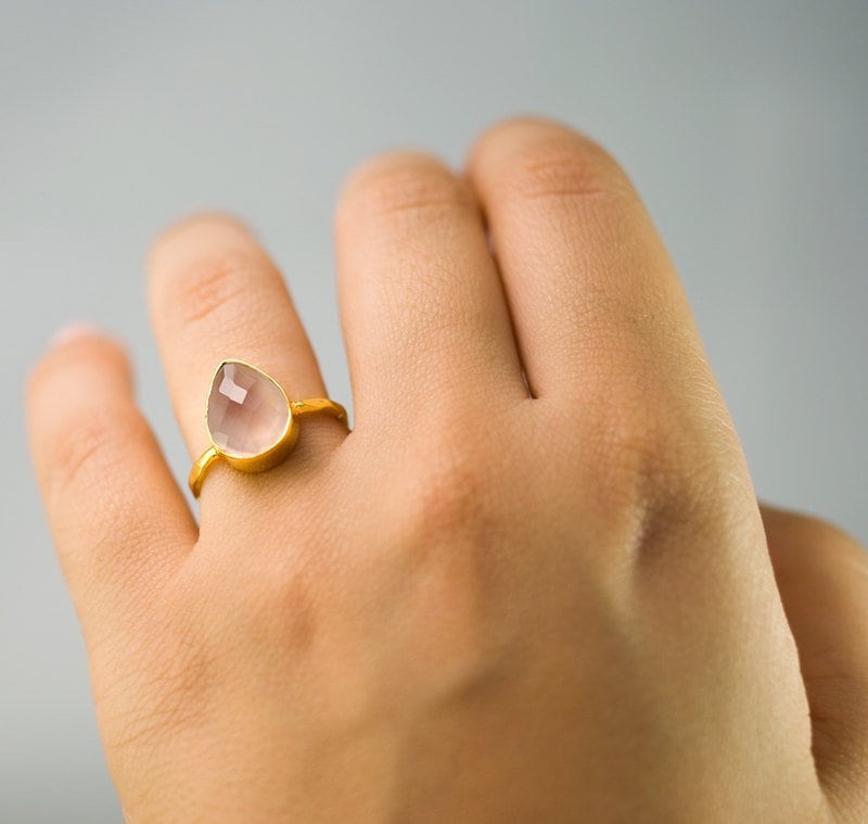 Pink Chalcedony Ring Gold - Rose Pink Ring - Solitaire Ring - October Ring - Gemstone Ring - Stacking Ring - Cushion Cut Ring