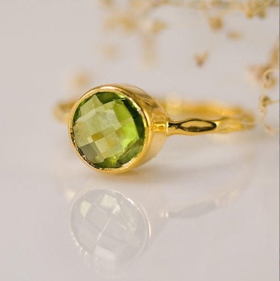 Green Peridot Ring Gold, August Birthstone Ring, Cushion Cut, Solitaire Ring, Green Stone Ring, Stackable Stone Ring, Gift for Mom
