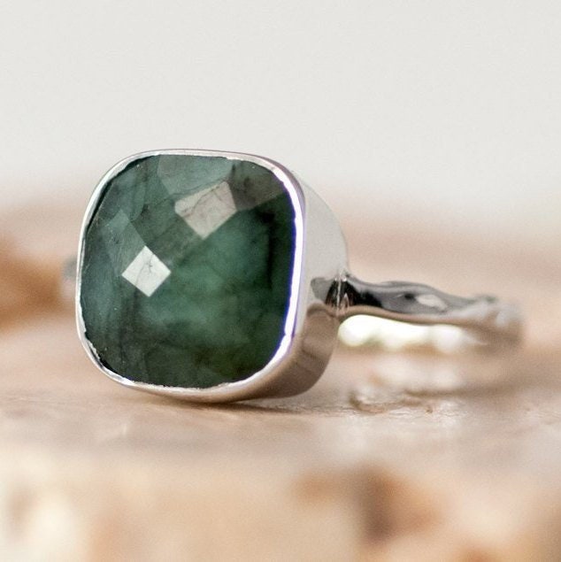 Raw Emerald Ring Gold, May Birthstone Ring, Tear Drop Solitaire Ring, Gemstone Ring, Stacking Ring, Raw Gemstone Ring, Gift for Her