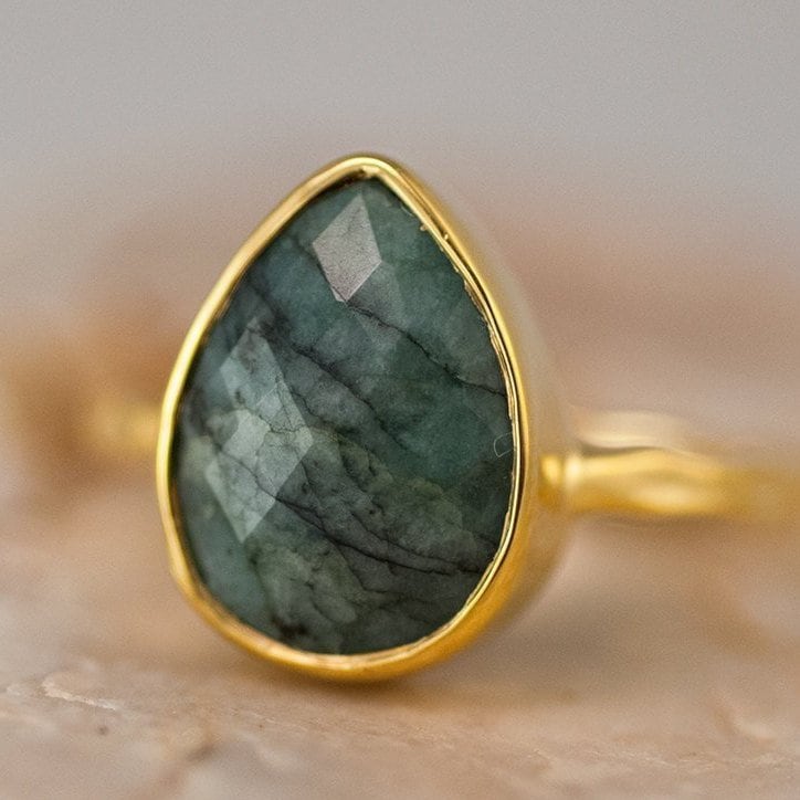 Raw Emerald Ring Gold, May Birthstone Ring, Solitaire Emerald Ring, Gemstone Ring, Stacking Ring, Cushion Cut Ring, Raw Gemstone Ring