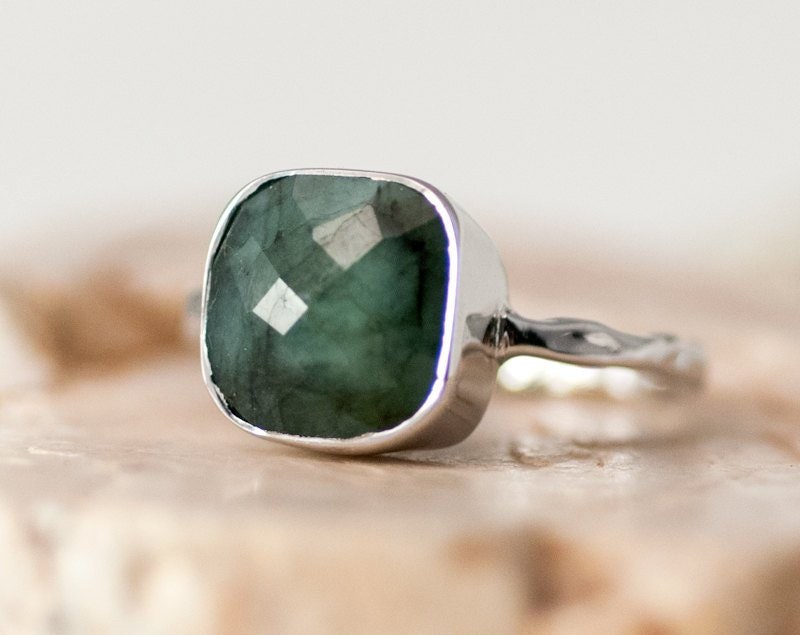 Raw Emerald Ring Gold, May Birthstone Ring, Raw Gemstone Ring, Solitaire Ring, Stacking Ring, Gold Ring, Round Stone Ring, Boho Ring
