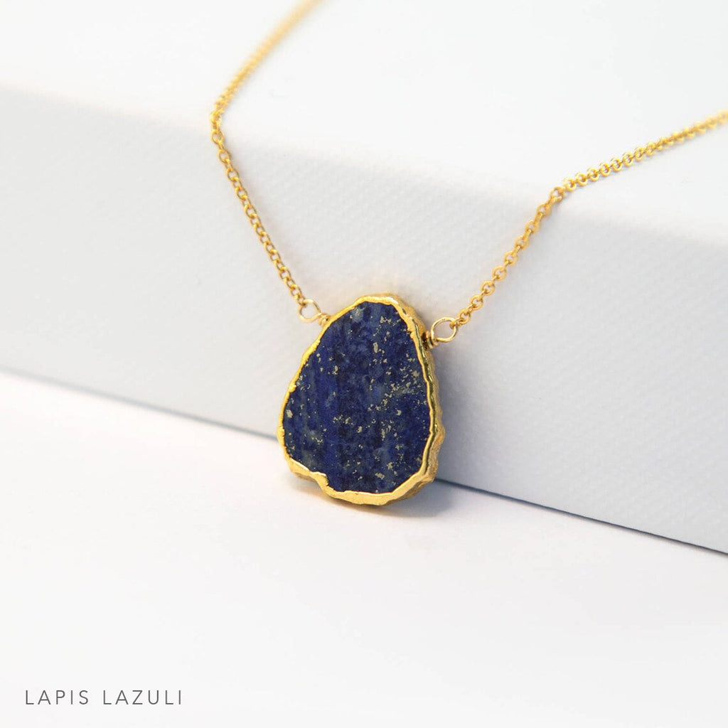 Raw Emerald Necklace, May Birthstone Jewelry, Gemstone Slice Pendant Necklace, Layered Necklaces, Boho Jewelry, Gold Crystal Emerald Pendant