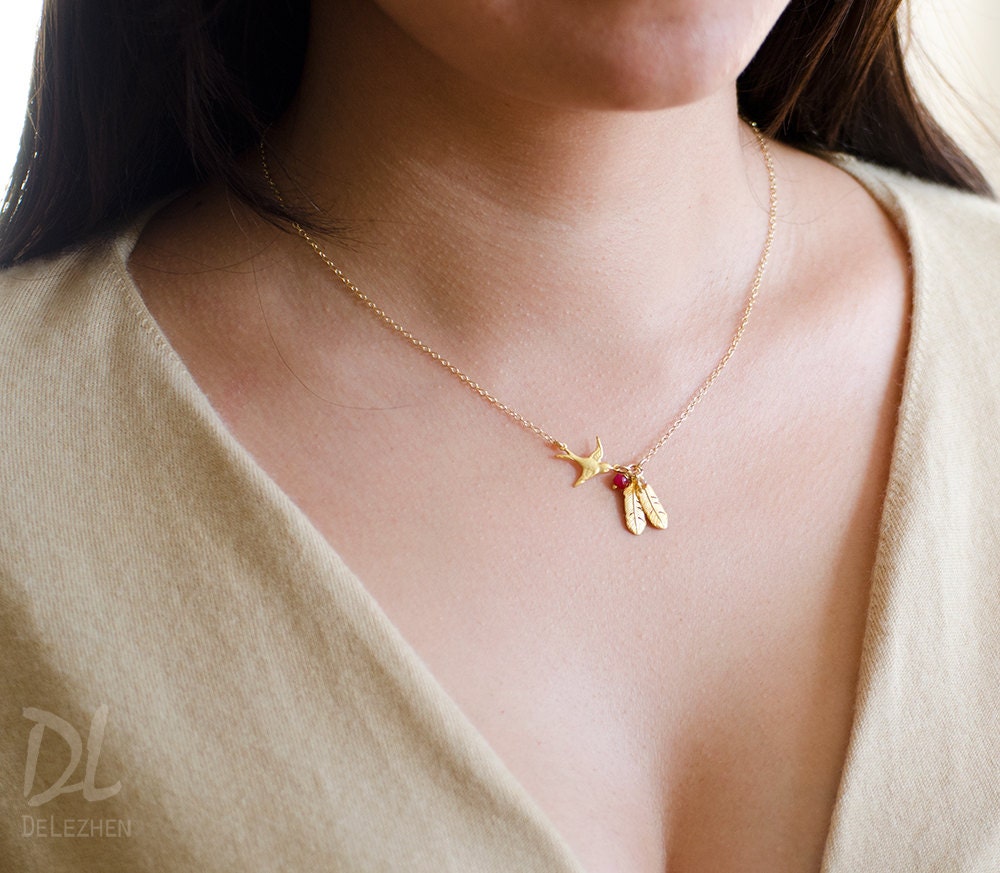 Personalized Birthstone Bird and Feather Necklace, Family Necklace, Mama Bird, Customized Jewelry, Mommy Necklace, Unique Gift for New Mom
