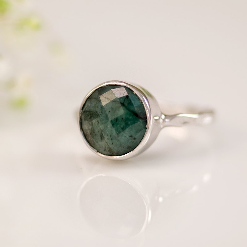 Raw Emerald Ring Gold, May Birthstone Ring, Raw Gemstone Ring, Solitaire Ring, Stacking Ring, Gold Ring, Round Stone Ring, Boho Ring